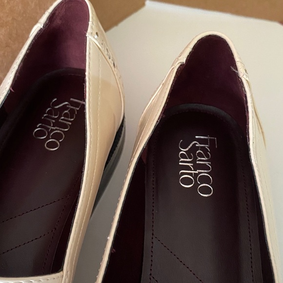 Franco Sarto Cream Loafers with Black Soles - Picture 2 of 6